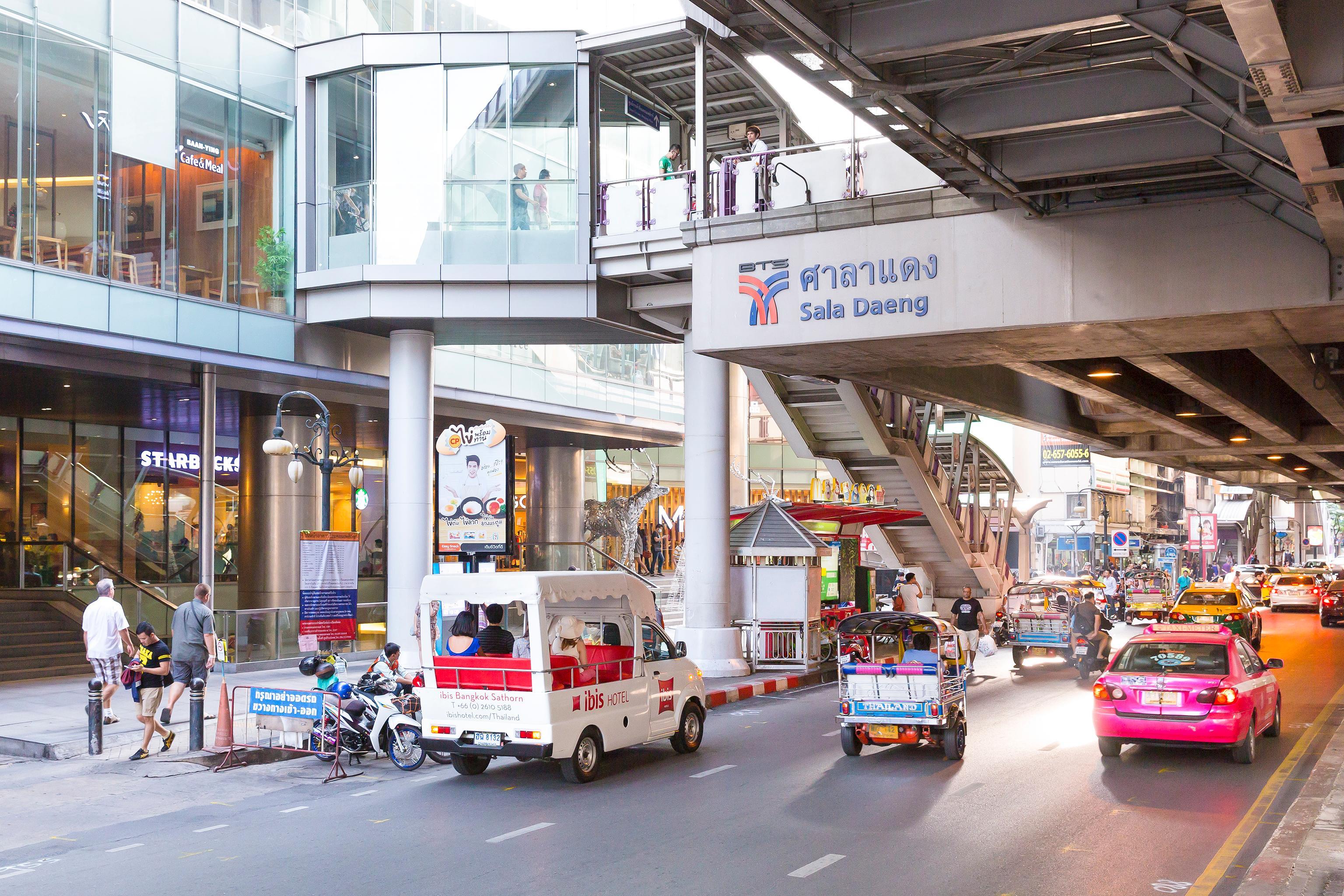 Ibis Bangkok Sathorn Hotel Exterior photo